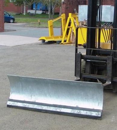 Turning a forklift into an effective snow clearing machine