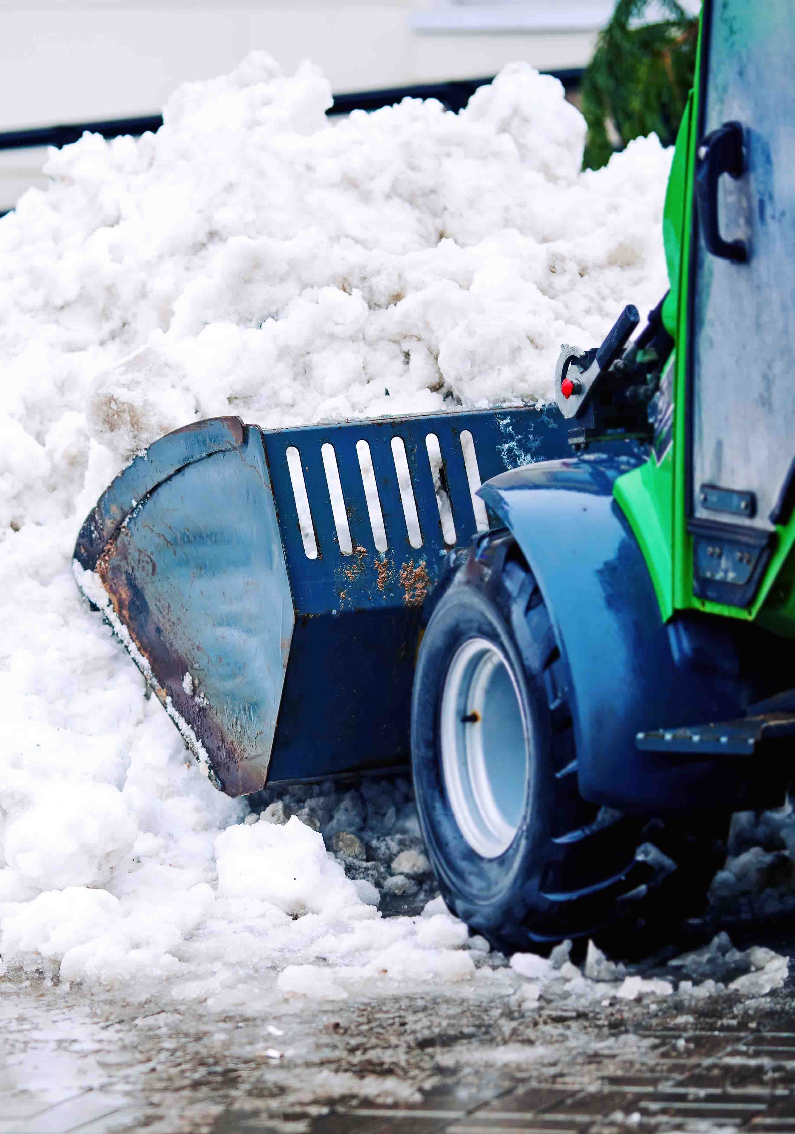 Trusty Towable Salt Spreader is a Winter Win:Win